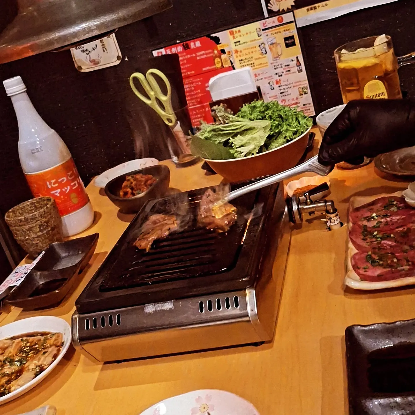 本日土曜日は、18.00~翌1.00までの営業になります。